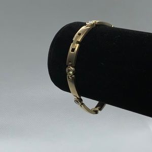 Gold linked bracelet